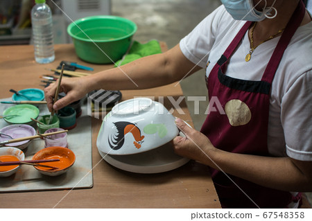 painting chicken patternon on white ceramic bowl , painting chicken patternon on white ceramic bowl , 67548358
