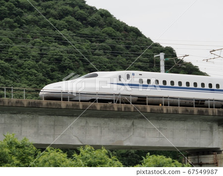 橫貫三洋新幹線千草河大橋的N700系列希 67549987