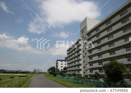 I looked up at the sky of the Rokugo River bank on a sunny day I looked up at the sky of the Rokugo River bank on a sunny day 67549988