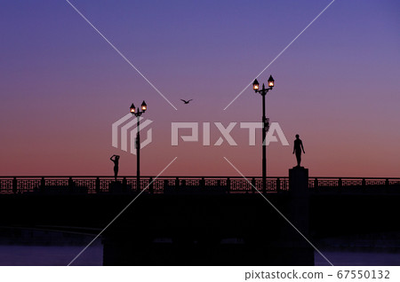 戲劇性的努沙邁大橋早晨 戲劇性的努沙邁大橋早晨 67550132