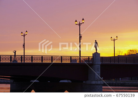 Asahi shines into Nusamai Bridge 67550139