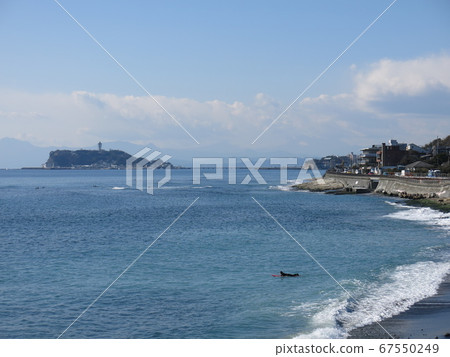 鎌倉市稻村崎的景色 相模灣 江之島 照片素材 圖片 圖庫