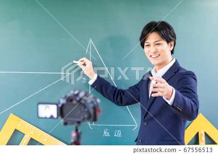 Filming an online lesson in the classroom Filming an online lesson in the classroom 67556513