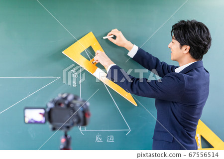 Filming an online lesson in the classroom Filming an online lesson in the classroom 67556514