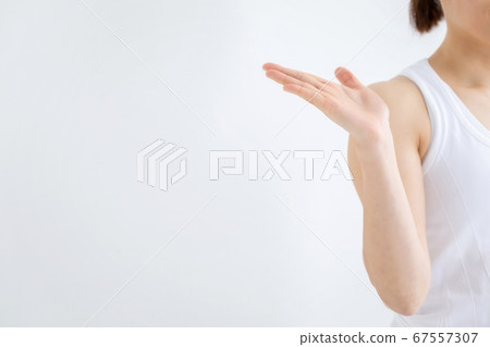 A woman wearing sportswear A woman wearing sportswear 67557307