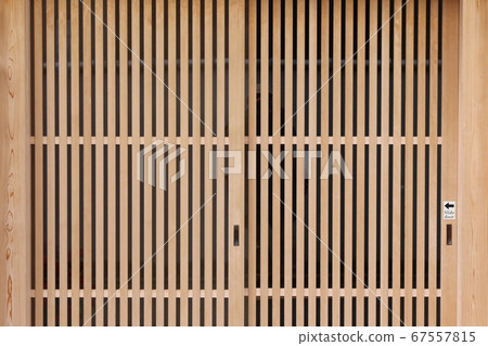 Sliding door 67557815