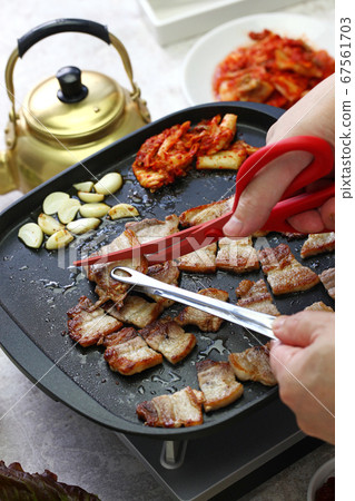 Korean barbecue 67561703