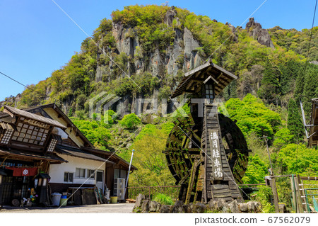 Fresh green Yabakei Ichimoku 8 Views of Mount Sarus and the watermill 67562079