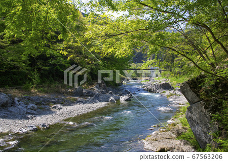 Mitake Gorge:在多摩河上的Mitake大橋附近的Mitake Gorge海濱長廊上游 Mitake Gorge:在多摩河上的Mitake大橋附近的Mitake Gorge海濱長廊上游 67563206