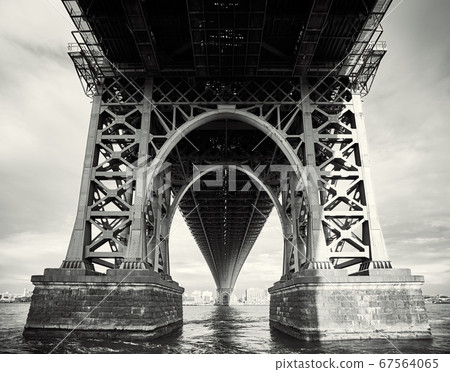 Under the Williamsburg Bridge, New York City, USA. Under the Williamsburg Bridge, New York City, USA. 67564065