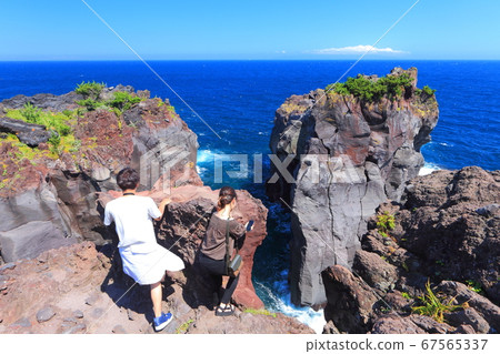 [靜岡縣]天氣晴朗的重崎海岸（伊豆半島） 67565337