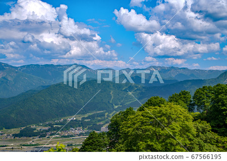 魚沼天際線魚沼山脈的景色 魚沼天際線魚沼山脈的景色 67566195
