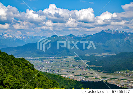 魚沼天際線魚沼山脈的景色 魚沼天際線魚沼山脈的景色 67566197