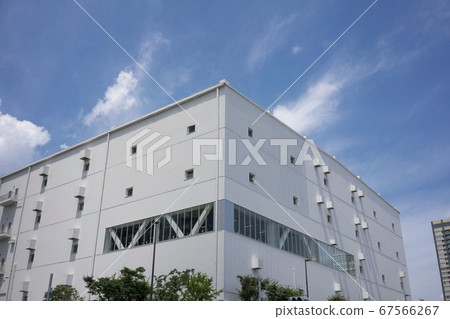 Huge warehouse in Tokyo, Japan Huge warehouse in Tokyo, Japan 67566267