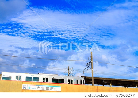 名古屋市臭氧站出發的名鐵列車的風景 名古屋市臭氧站出發的名鐵列車的風景 67566277