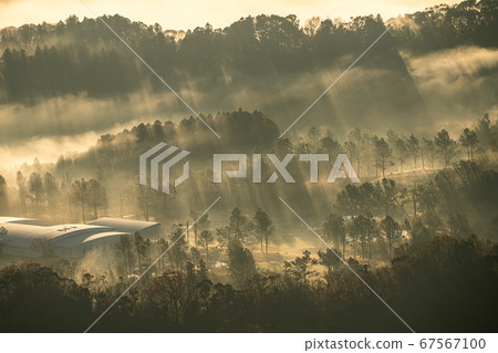 鹿山九十九谷觀景台晨景 鹿山九十九谷觀景台晨景 67567100