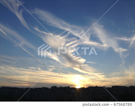 Fenghuang cloud 67568789
