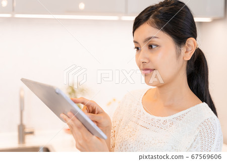 女生 女孩 女性 67569606