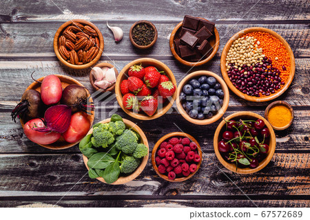 Healthy foods high in antioxidants. Healthy foods high in antioxidants. 67572689