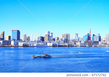 東京,東京鐵塔和水上巴士景觀 東京,東京鐵塔和水上巴士景觀 67572782