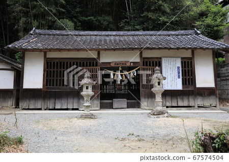 Ten-iwado Shrine, Kashihara City, Nara ① 67574504
