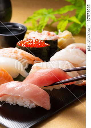 Sushi image Sushi image 67575065