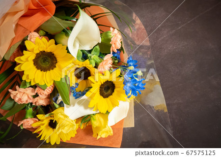 Bouquet bouquet summer arrangement 67575125