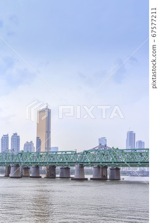 首爾市東區區漢江鐵路橋漢江 首爾市東區區漢江鐵路橋漢江 67577211