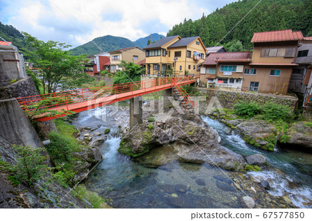 The clear stream of Dorogawa in Dorokawa Onsen 67577850