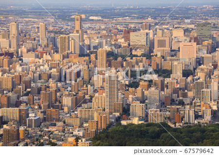 大倉山天文台在札幌市的落日 照片素材 圖片 圖庫