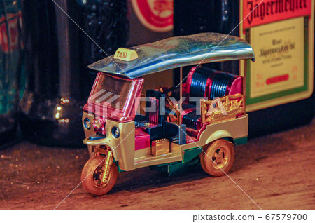 嘟嘟車 67579700