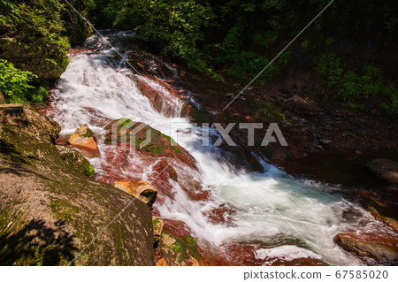 Shinshu Oku Tateshina Summer Windy Yokoya Gorge (Yokoya Valley) Monolith 67585020