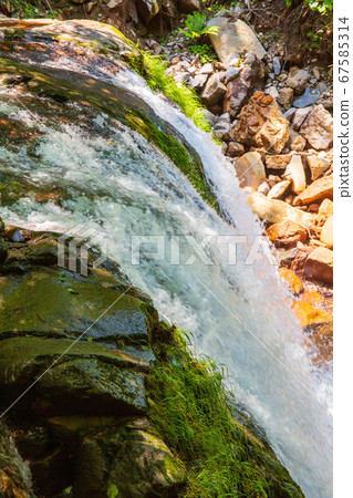 信州奧蓼科的夏天，涼爽的橫谷峽谷（橫谷峽谷），霧降瀑布 67585314