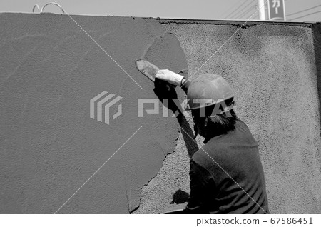 Plasterer work 67586451