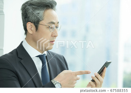 商務西裝男人 67588355