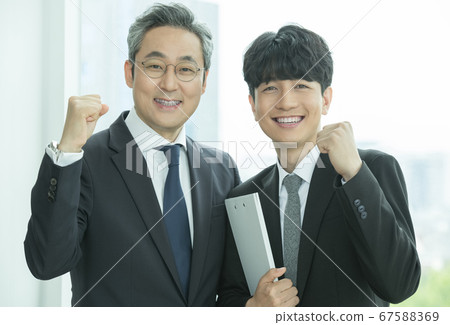 Business,man,2 people 67588369