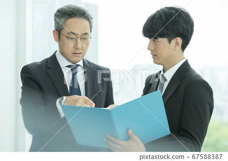 Business,man,2 people Business,man,2 people 67588387