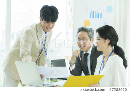 Business,3 people,meeting Business,3 people,meeting 67588650