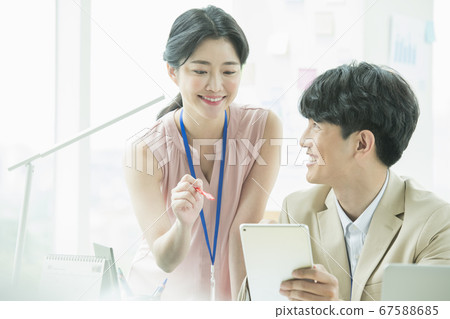 商務,兩個,年輕 商務,兩個,年輕 67588685