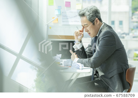 Business, 1 person, fatigue Business, 1 person, fatigue 67588709