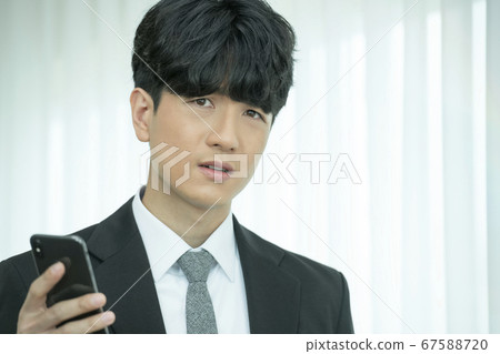 商務西裝男人 商務西裝男人 67588720