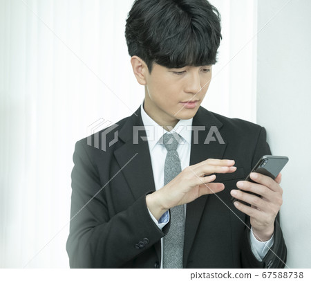 商務西裝男人 67588738