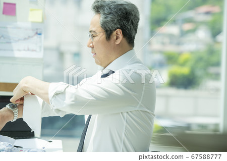 Business, 1 person, fatigue 67588777