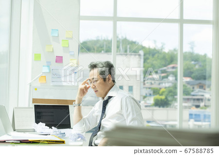 Business, 1 person, fatigue Business, 1 person, fatigue 67588785