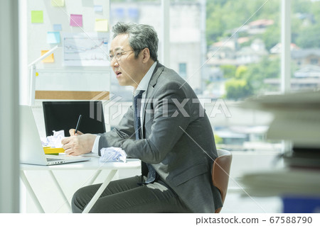 Business, 1 person, fatigue Business, 1 person, fatigue 67588790