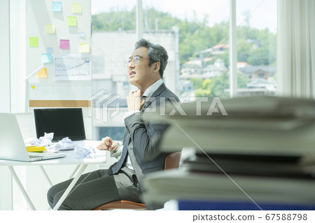 Business, 1 person, fatigue 67588798