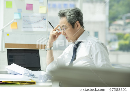 商業,1人,疲勞 商業,1人,疲勞 67588801