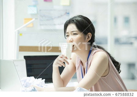 商業,1人,疲勞 商業,1人,疲勞 67588832
