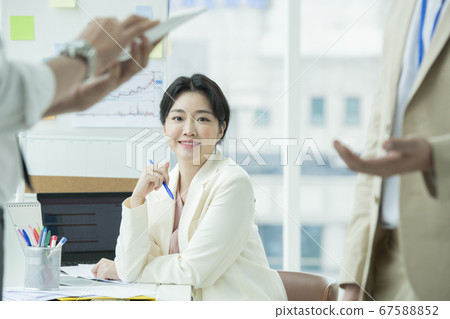 Business, 3 people, collaboration 67588852