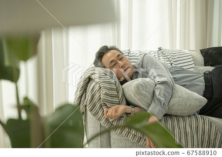 生活方式,放鬆,男人 生活方式,放鬆,男人 67588910